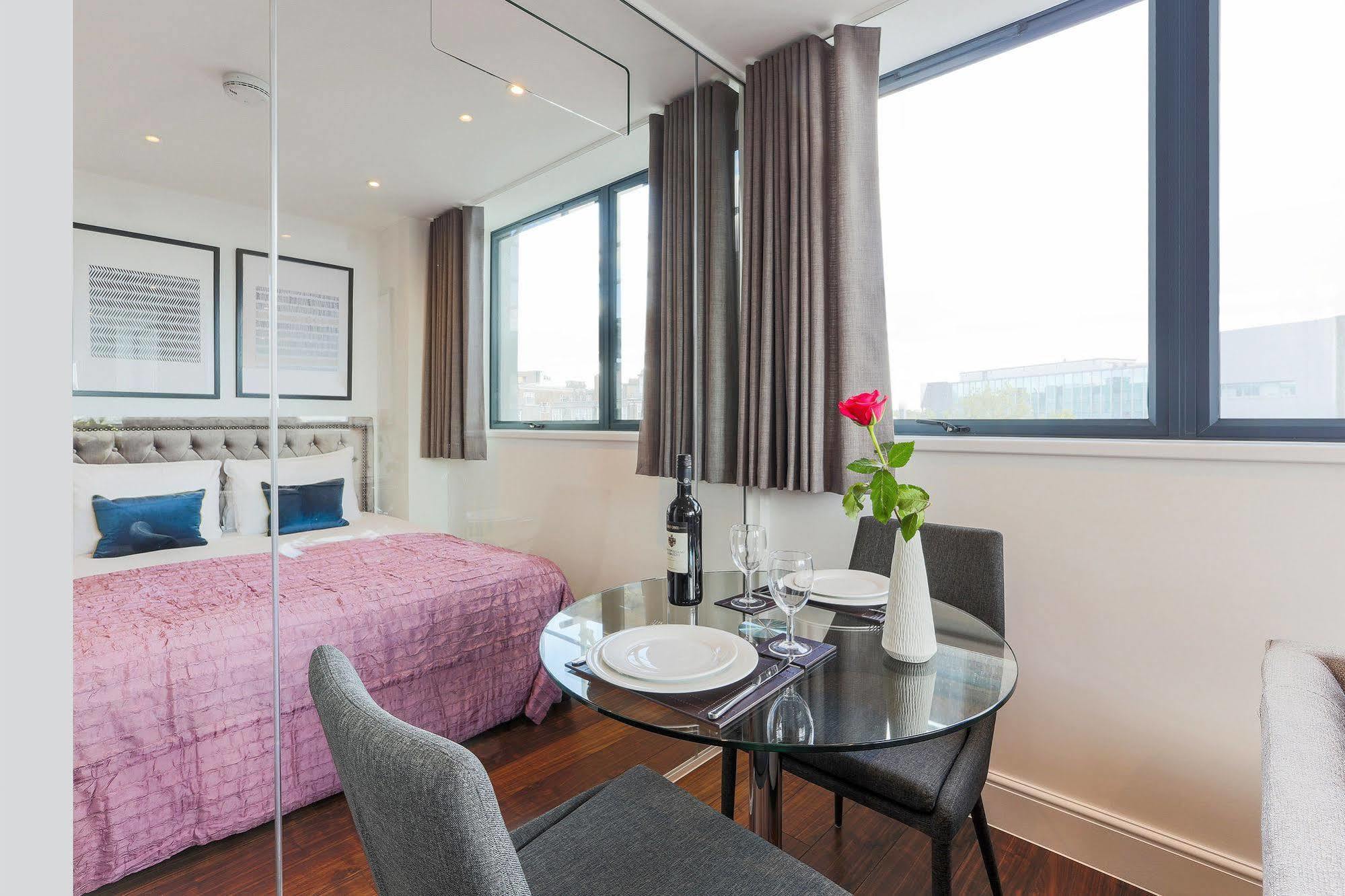 Apartment Swiss One London