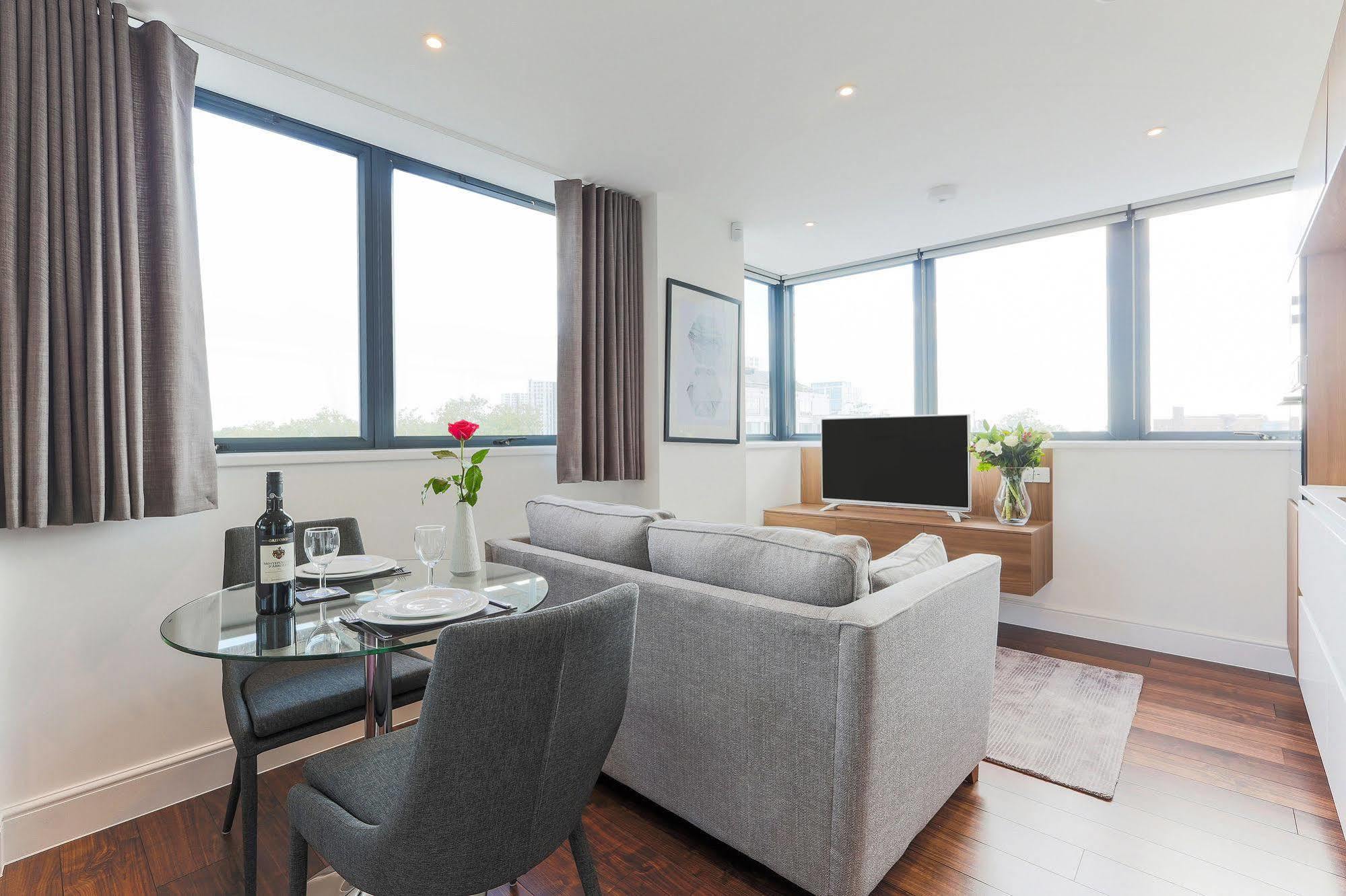 Swiss One Apartment