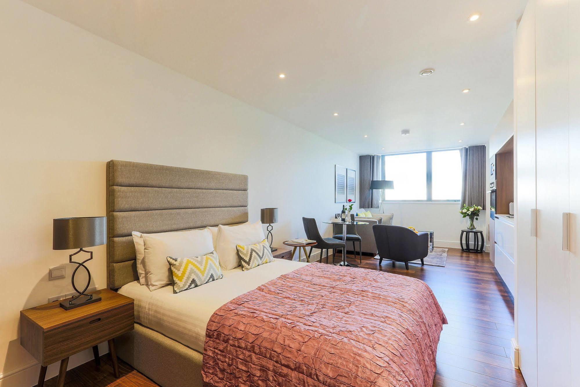 Swiss One Apartment